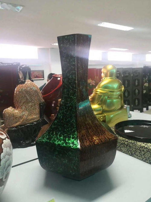 现场直击 第六届福州市工艺美术名艺人评选活动，三百余件工艺精品绽放光彩，彩灯制造技艺引人瞩目